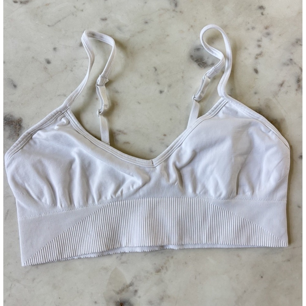 Lululemon Ebb to Street Convertible Sports Bra, White, Size 10 no pads